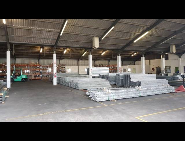1,260M² WAREHOUSE RENTED IN EPPING INDUSTRIAL